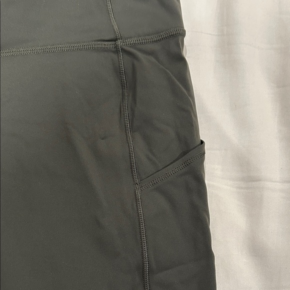 lululemon fast and free 5 pockets legging 7/8 length in forest green - Picture 2 of 7